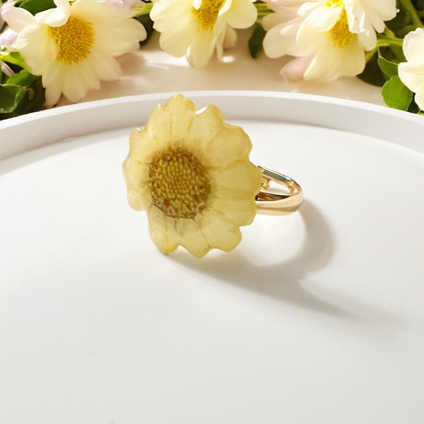 Real Daisy Ring