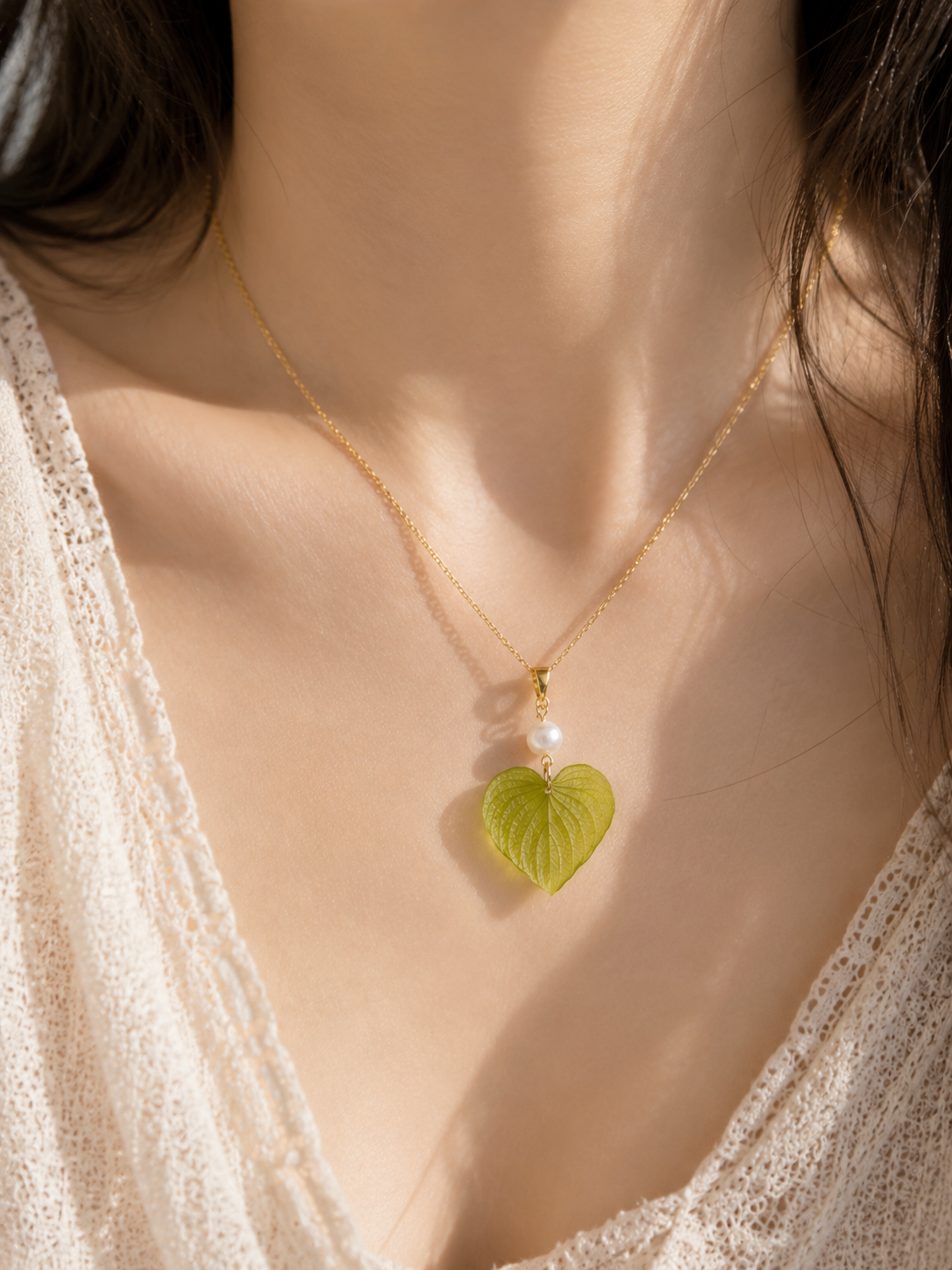 Real Heart Shape Leaf Necklace with Fresh Water Pearl