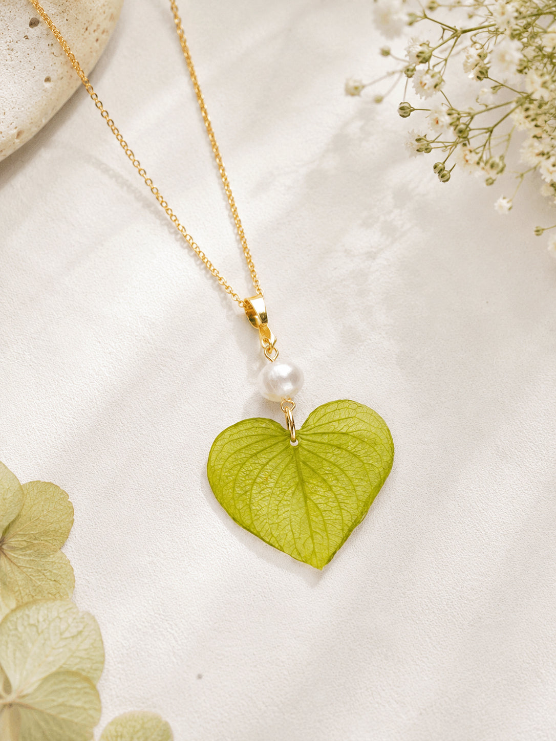 Real Heart Shape Leaf Necklace with Fresh Water Pearl