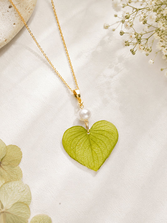 Real Heart Shape Leaf Necklace with Fresh Water Pearl